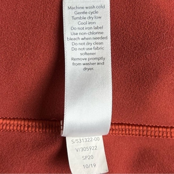 Athleta Salutation Stash Pocket II Twist 7/8 Legging - sz XS - Picture 10 of 10